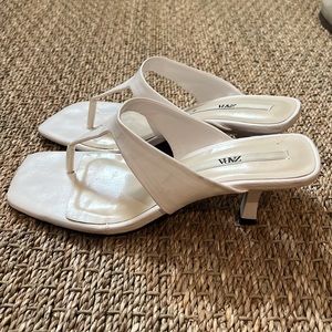 Zara white kitten heel sandals size 39 or 8